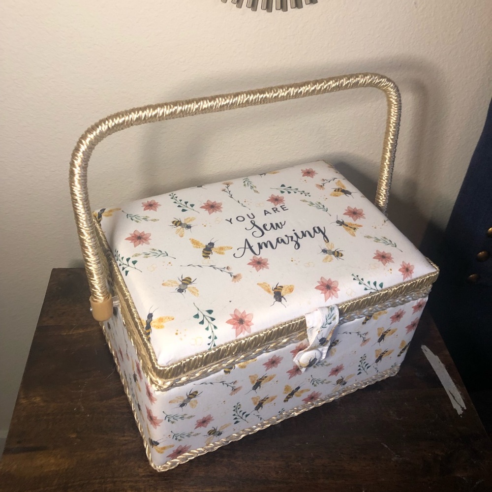 Sewing box - Picture 2 of 6